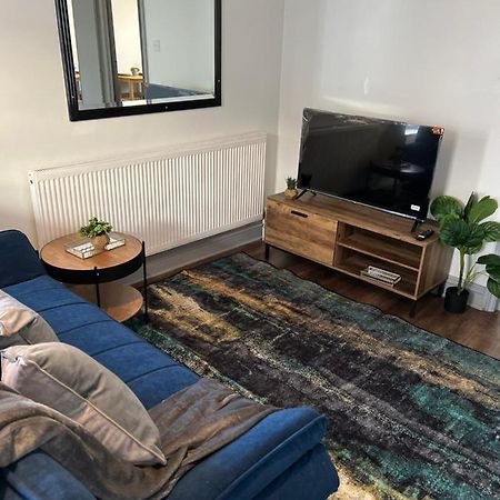 Dalston 1 Bedroom Flat Londra Exterior foto