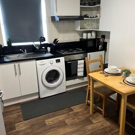 Dalston 1 Bedroom Flat Londra Exterior foto