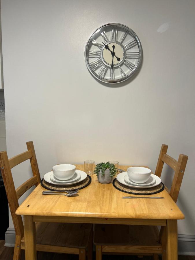 Dalston 1 Bedroom Flat Londra Exterior foto